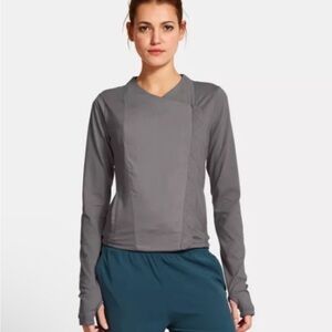 Under Armour Studio Lux Sport Street Sleek Gray Fitted Jacket Size Medium Short‎